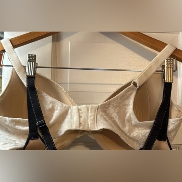 Maidenform NWOT Underwire, back smoothing style 38D Nude - Picture 2 of 5